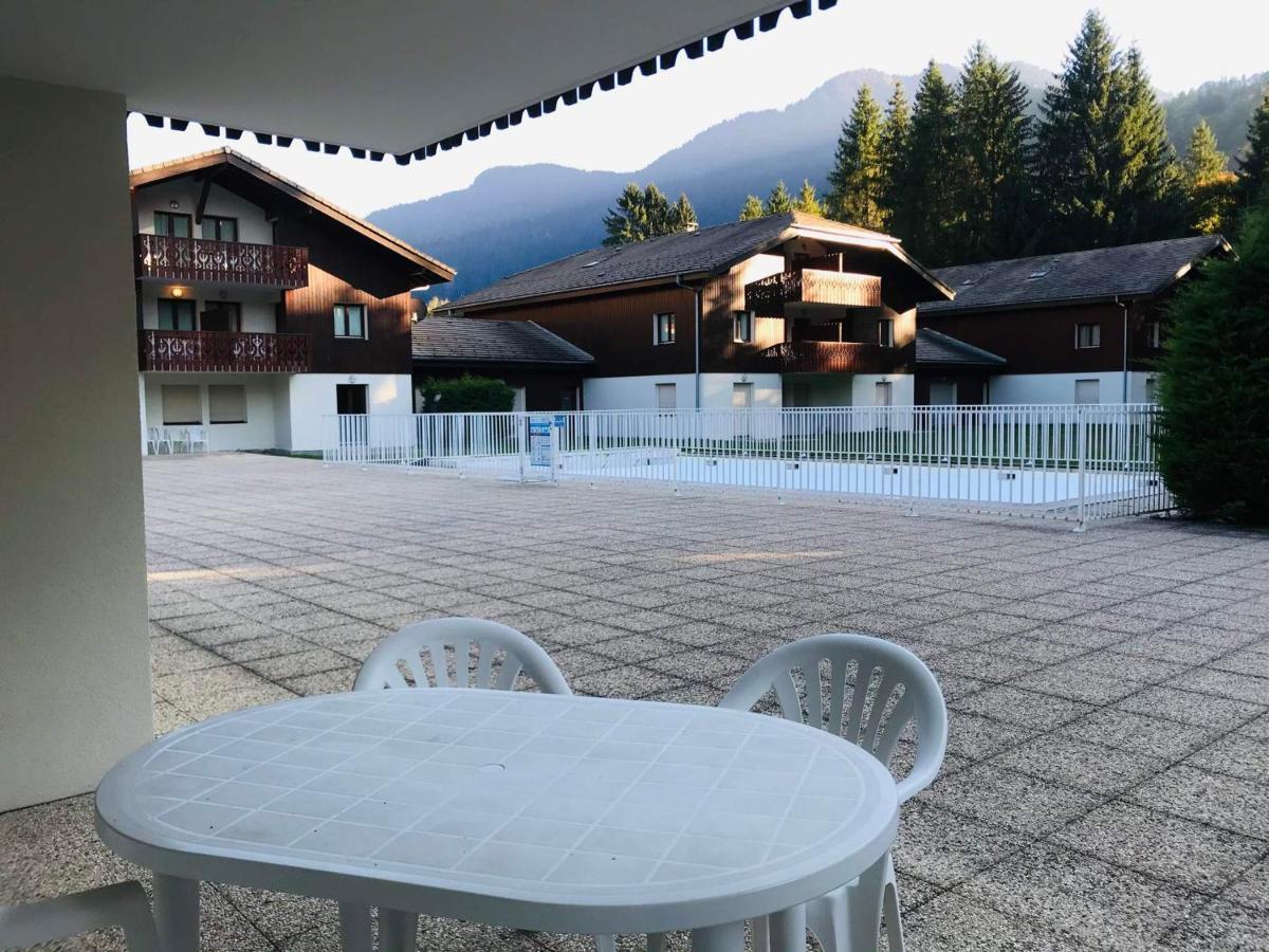 Appartement Confortable Avec Piscines, Terrasse Et Parking A Samoens - Fr-1-629-100 Exterior foto
