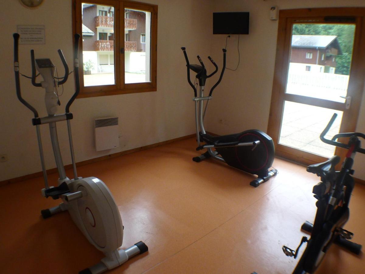 Appartement Confortable Avec Piscines, Terrasse Et Parking A Samoens - Fr-1-629-100 Exterior foto