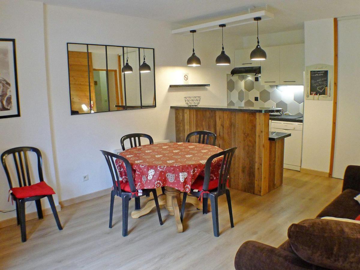 Appartement Confortable Avec Piscines, Terrasse Et Parking A Samoens - Fr-1-629-100 Exterior foto